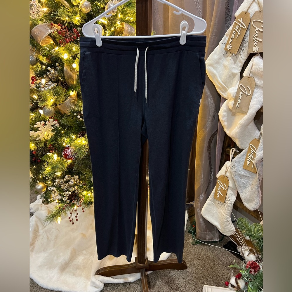 Vuori-Halo Essential Wideleg
Women's DreamKnit™ Pant
Size XL